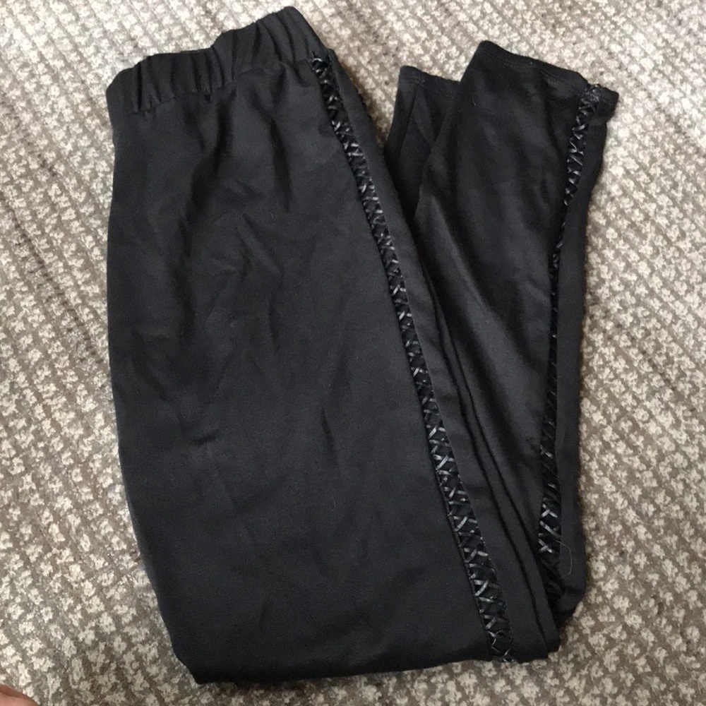 Side detail leggings